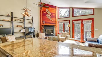 Apartment (2 Bedrooms) | Front of property