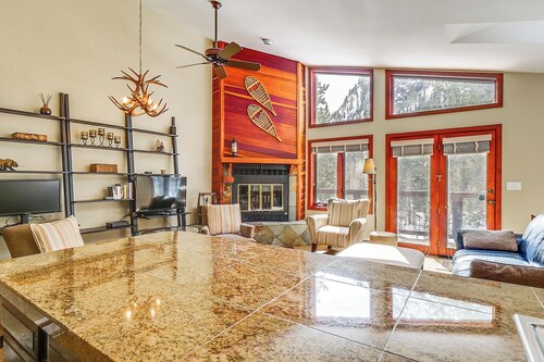 Downtown Frisco Townhome ~ 1 Mi to Lake Dillon!