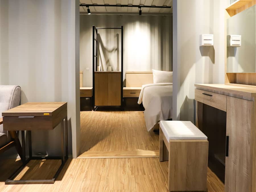 Down duvets, desk, free WiFi