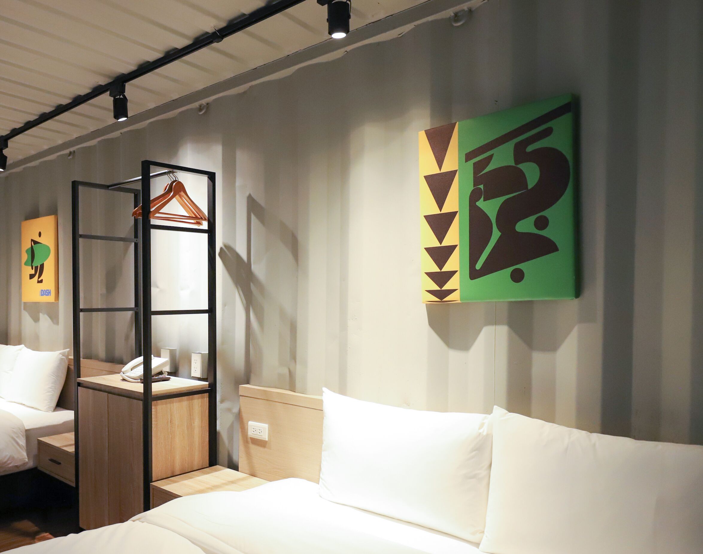 Family Quadruple Room, 2 Katil Kelamin (Double) | Gebar bulu kapas, meja, Wi-fi percuma 