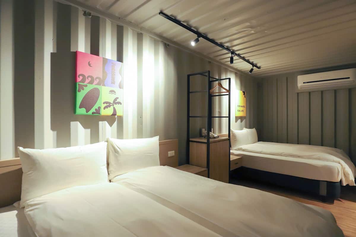Deluxe Quadruple Room, 2 Double Beds | Down duvets, desk, free WiFi