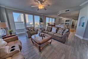 Condo, 3 Bedrooms | Living area
