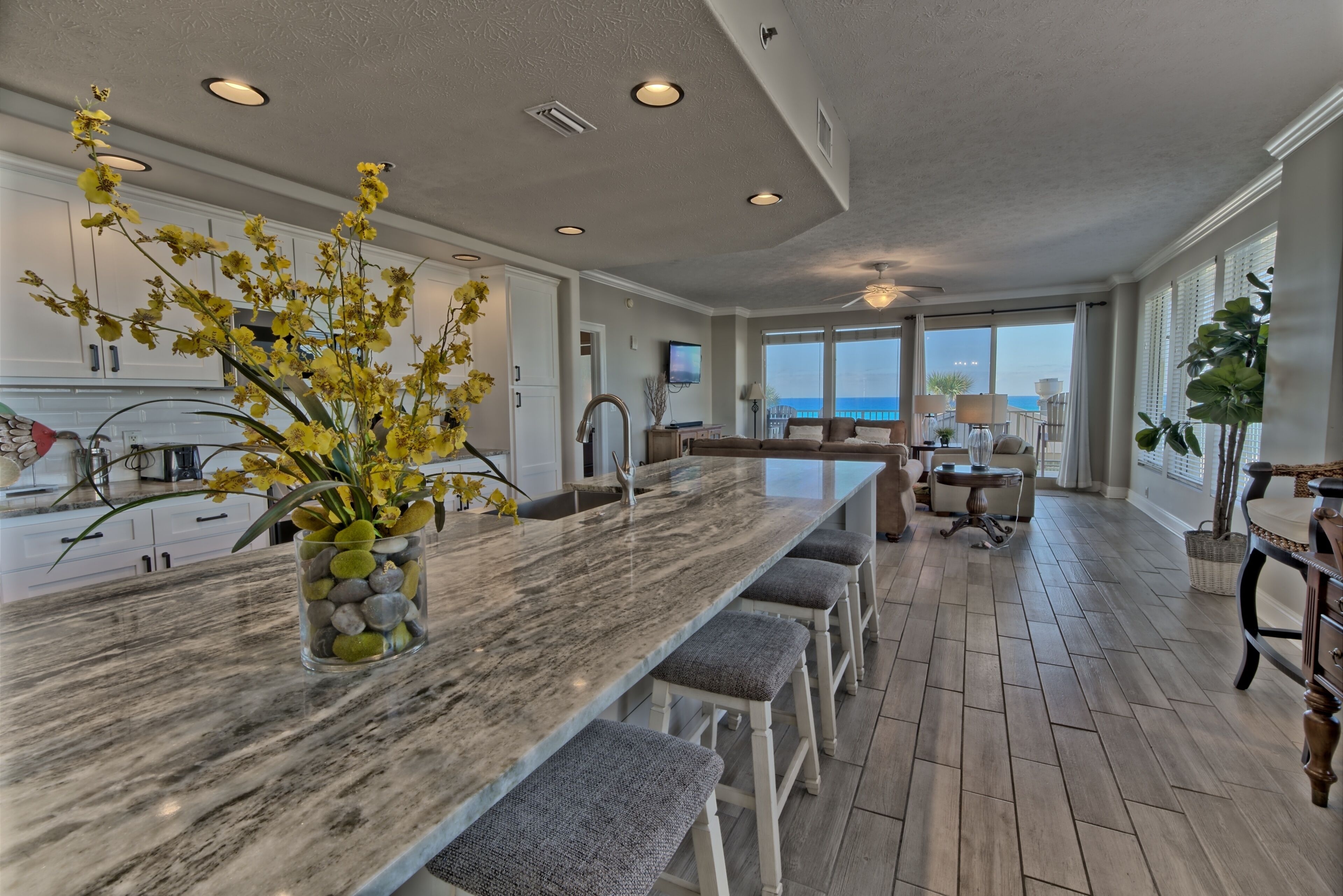 Condo, 3 Bedrooms | Private kitchen | Fridge, oven, coffee/tea maker, toaster