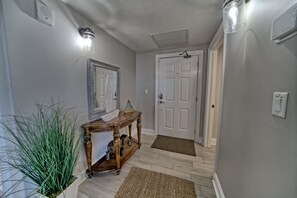 Condo, 3 Bedrooms | Interior
