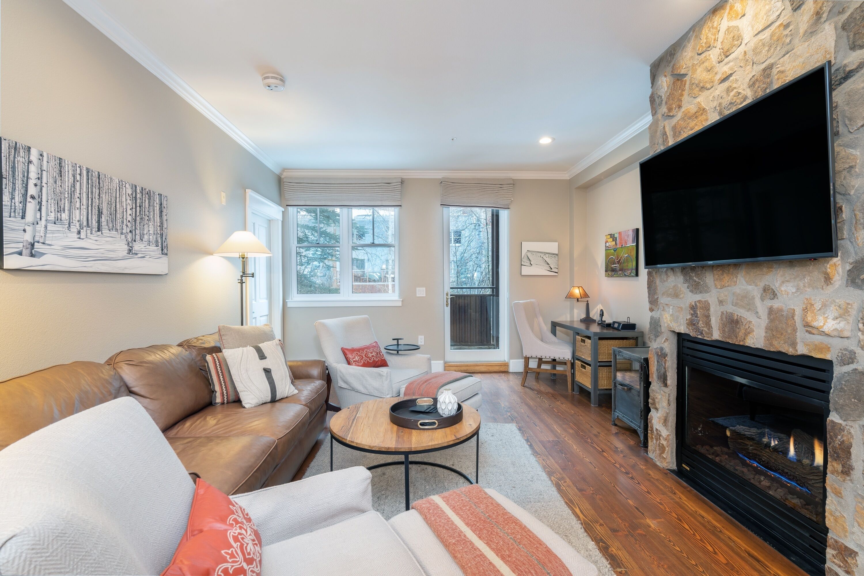 Condo, 2 habitaciones | Área de sala de estar