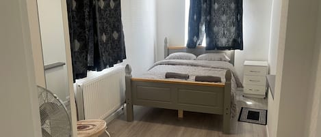 Economy Double Room | Free WiFi