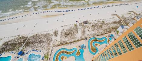 Condo, 2 habitaciones | Alberca | Alberca techada y alberca al aire libre