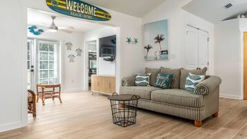 House, 3 Bedrooms | Living area