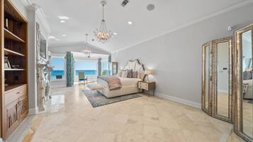 獨棟房屋, 多間臥室 | 起居區 | 智慧型電視