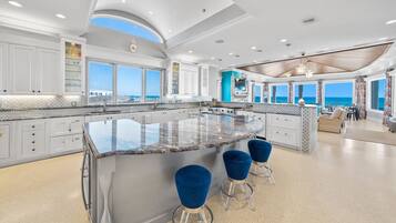 House, Multiple Bedrooms | Private kitchen | Fridge, oven, coffee/tea maker, toaster