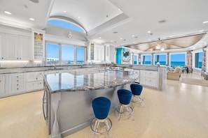 Maison, plusieurs chambres | Cuisine privée | Réfrigérateur, four, cafetière/bouilloire, grille-pain