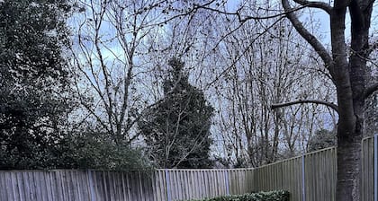 Captivating 2-bed Apartment in West Bromwich