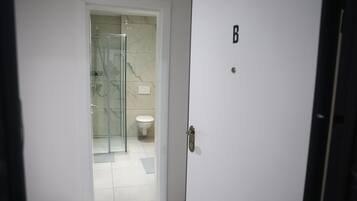 Handtücher, Seife, Toilettenpapier