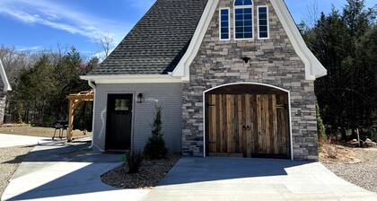 New Construction Home, Short Walk to Lake Access