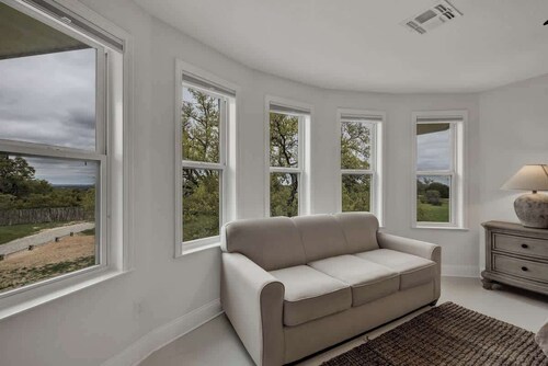 Grasslands: Pool+Hot-Tub+Views on 290 Wine Trail!