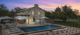 Grasslands: Pool+Hot-Tub+Views on 290 Wine Trail!