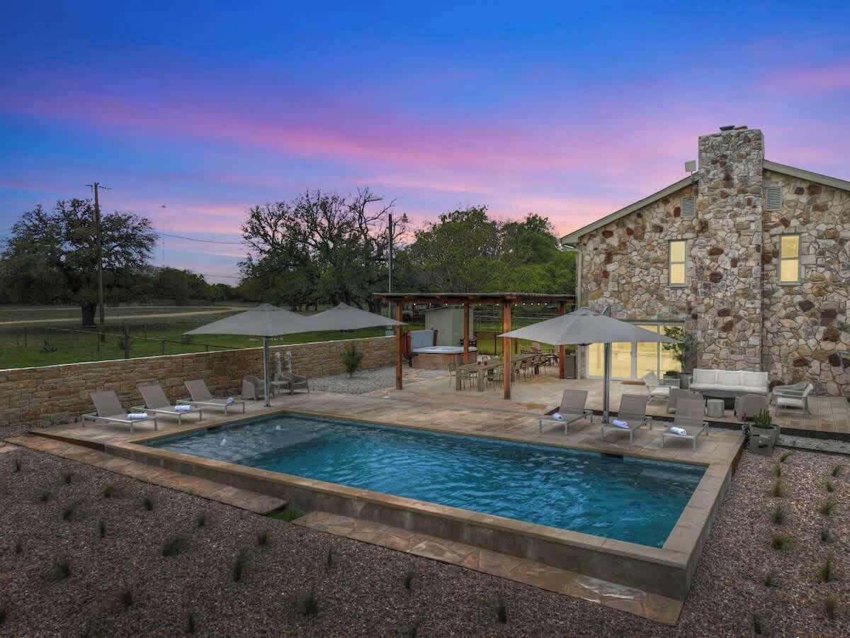 Enjoy this beautiful backyard under the stars.