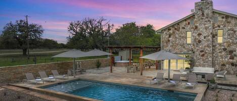 Enjoy this beautiful backyard under the stars.