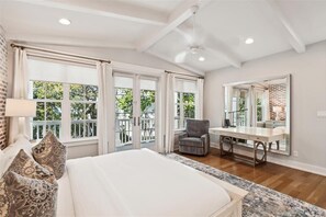 6 habitaciones, tabla de planchar con plancha, wifi y ropa de cama 