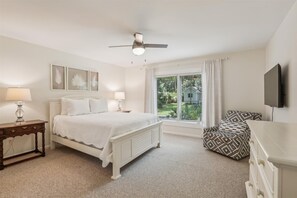 4 多间卧室、熨斗/熨衣板、上网接入、床单