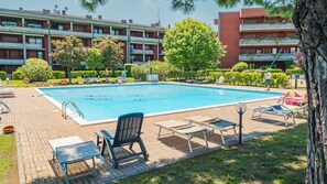 Pool - Fior di Loto - One Bedroom Apartment, Sleeps 4 (Desenzano del Garda)