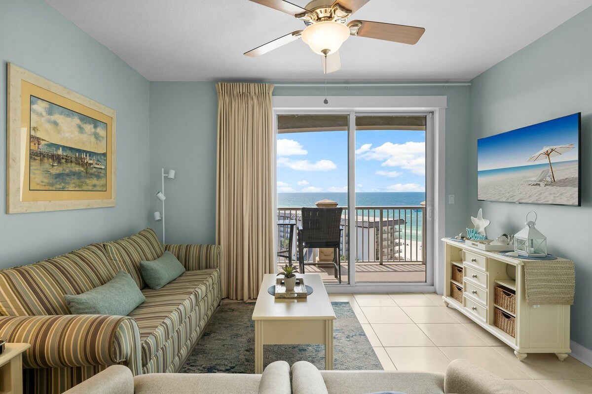 AVAILABLE NOW! SLEEPS 8! PET FRIENDLY!