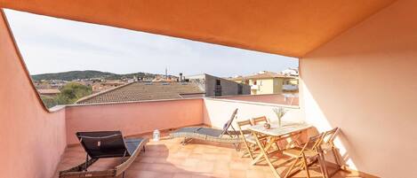 تناول الطعام بالخارج