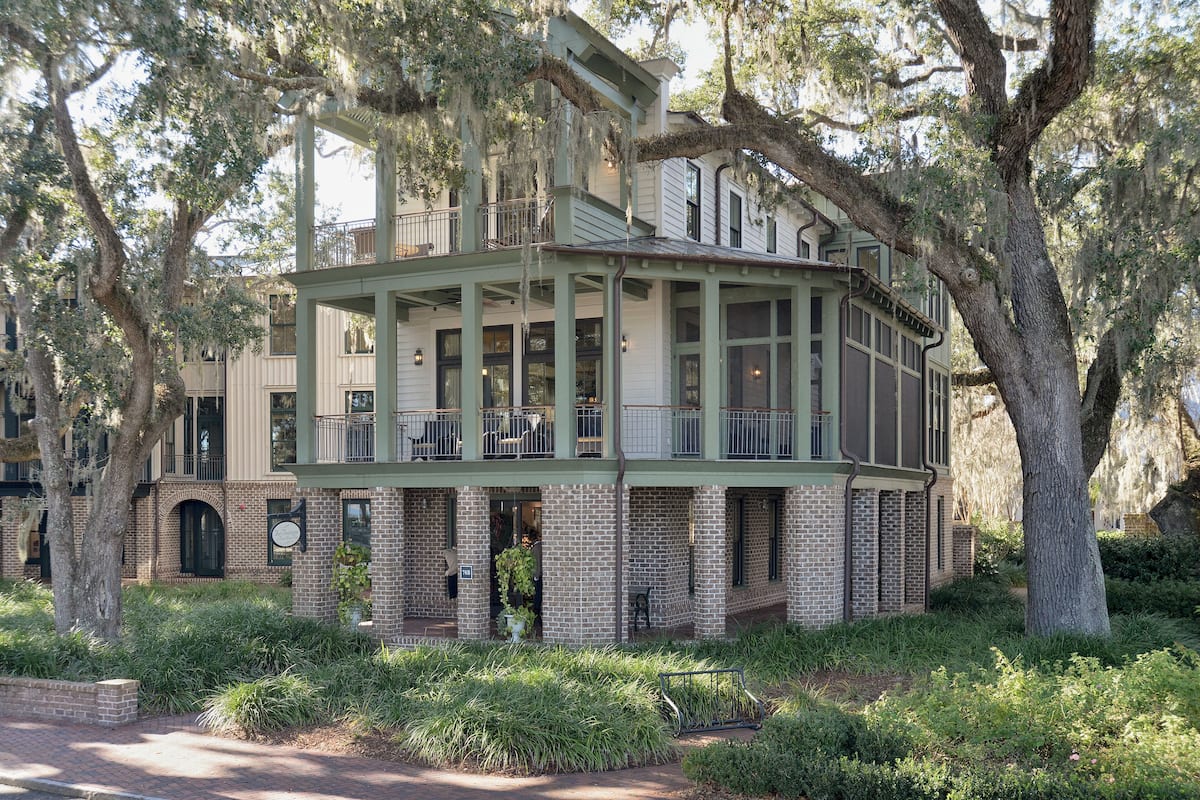 River View 3 Bedroom Wilson Village Home 70 | Premium bedding, down comforters, pillowtop beds, minibar