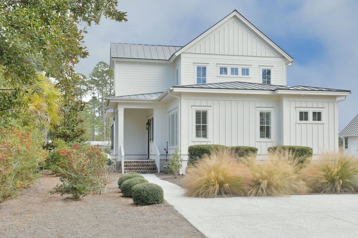 Lagoon View 3 Bedroom Moreland Village Home 5602 | Premium bedding, down comforters, pillowtop beds, minibar