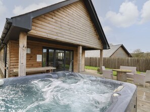 Property grounds - Caban Dulas (Rhayader)