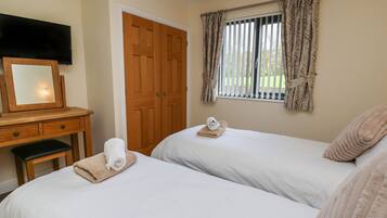 2 bedrooms, individually decorated, individually furnished, free WiFi