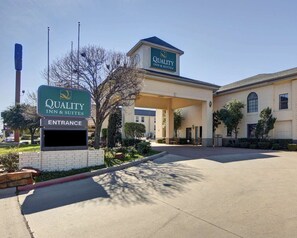 Exterior - Quality Inn & Suites Weatherford, TX (Weatherford)