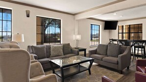 Interior - Quality Inn & Suites Weatherford, TX (Weatherford)