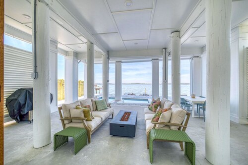 Beautiful 5 Bedroom, 4 Bath Waterfront Home w/ Saltwater Pool! Pet Friendly!
