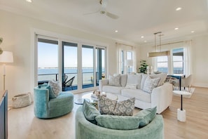 TV, DVD player - Beautiful 5 Bedroom, 4 Bath Waterfront Home w/ Saltwater Pool! Pet Friendly! (Pensacola Beach)