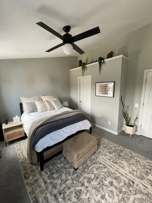 2 bedrooms, iron/ironing board, bed sheets