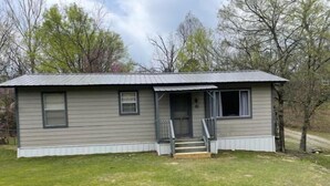 Unclassified image, 4 of 12, button - COZY CABIN (Mount Ida)