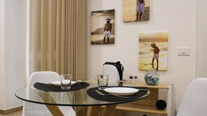 Apartemen, 1 kamar tidur, patio | Area keluarga