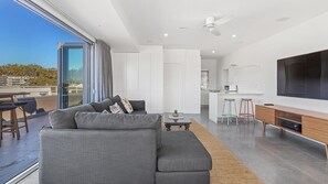 Smart TV - Louisa Court, 7,49 Donald St- Unit in the heart of town with stunning water views (Nelson Bay)