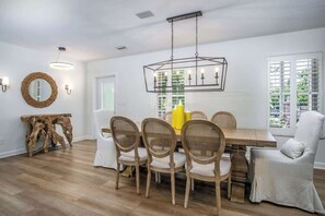 Dining - Triple Crown Villa- Boaters paradise with Pool (Key West)