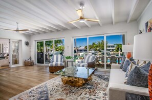 スマートテレビ、暖炉