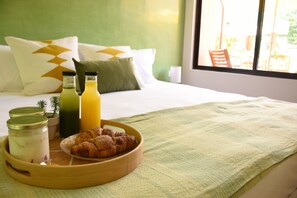Premium bedding, in-room safe, blackout drapes, free WiFi - Hotel Amavi (Jacó)