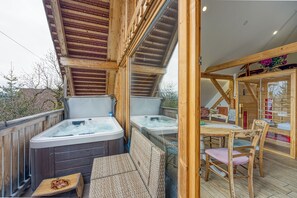 Outdoor spa tub - Spa Apartment Zora (Ivančna Gorica)
