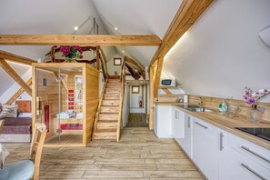 1 bedroom, free WiFi, bed sheets - Spa Apartment Zora (Ivančna Gorica)