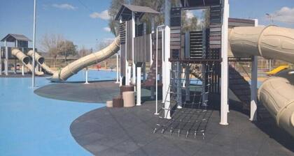 CASA IAUE Rooms 1 Bathroom, Large Kitchen, Dining Room with TV, Parking