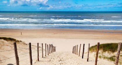 Strand, zee, duinen en bollenvelden. Een unieke plek om te genieten.