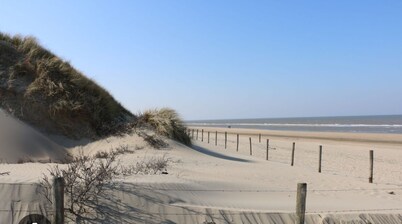 Strand, zee, duinen en bollenvelden. Een unieke plek om te genieten.