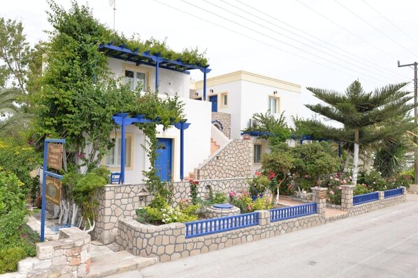 Exterior - Pergola Studios (Milos)