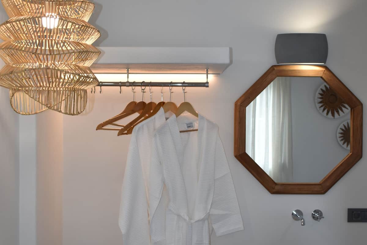 Kamar Double Mewah, pemandangan kota | 1 kamar tidur, seprai antialergi, brankas, dan Wi-Fi gratis