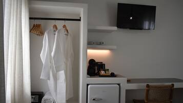 Deluxe Double Room, City View | Hypo-allergenic bedding, in-room safe, free WiFi